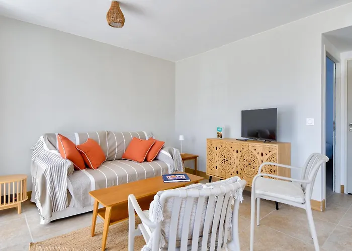 700 M De La - Jardin - Maison Pour 6